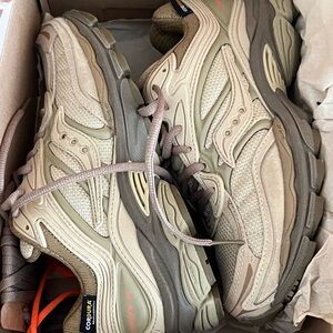 Starcow X Saucony ProGrid Omni 9